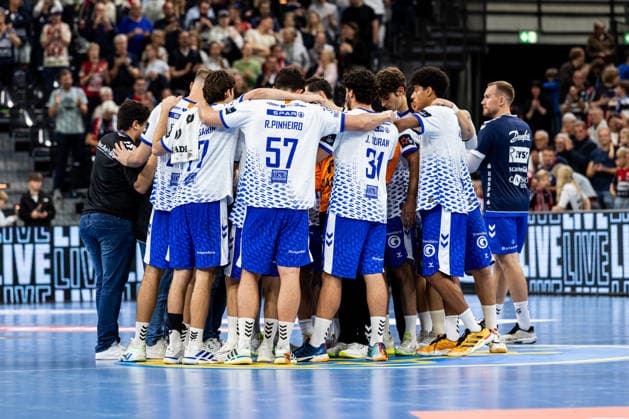 FLENSBURG, GERMANY - SEPTEMBER 30: team Fraikin BM. Granollers after the game during the EHF European League match between SG Flensburg-Handewitt vs Fraikin BM. Granollers at GGW Arena on matchday 1 of the Group Matches Group E on September 30, 2026 in Flensburg, Germany. Schleswig-Holstein Germany Copyright: xMarioxM.xKobergx