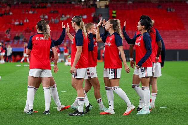 Lisbon, Portugal - September 30: FC Bayern Munich warm-Up before the UEFA Women s Champions League 2026 27, League Phase Matchday 2 match between SL Benfica and FC Bayern Munich on 30 September 24, 2026 in Lisbon, Portugal Copyright: HMBxMedia JoaquimxFerreira