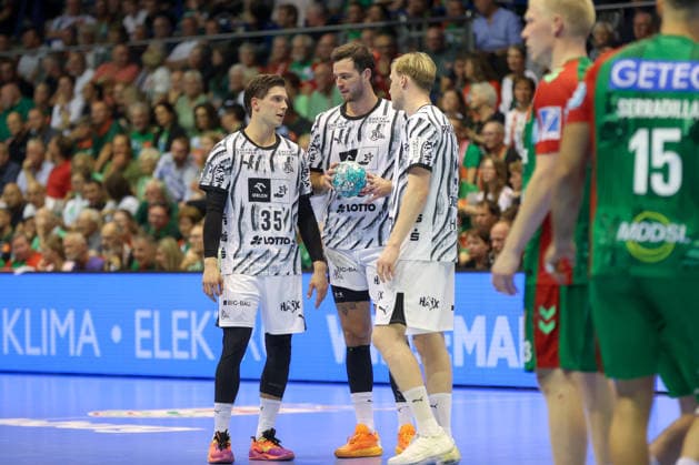 30.09.2026, xgox, Handball Opel HBL, SC Magdeburg - THW Kiel emspor, v.l. Domen Makuc (Kiel, 35), Veron Nacinovic (Kiel, 93, Eric Johansson (Kiel, 21) Magdeburg