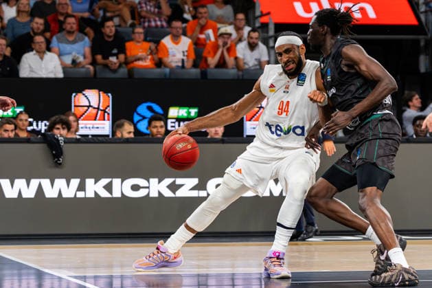 BKT EuroCup: Ratiopharm Ulm vs. Balkan Botevgrad; 30.09.2026 Ulm, GERMANY - 30. September 2026: Armel Traore (ratiopharm Ulm, 94) im Duell um den Ball während dem Spiel zwischen Ratiopharm Ulm und Balkan Botevgrad am 1. Spieltag des BKT EuroCup in der ratiopharm Arena Ulm. Copyright: xBEAUTIFULxSPORTS Steinx