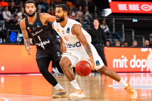 BKT EuroCup: Ratiopharm Ulm vs. Balkan Botevgrad; 30.09.2026 Ulm, GERMANY - 30. September 2026: Marvin Heckel (ratiopharm Ulm, 47) im Duell um den Ball während dem Spiel zwischen Ratiopharm Ulm und Balkan Botevgrad am 1. Spieltag des BKT EuroCup in der ratiopharm Arena Ulm. Copyright: xBEAUTIFULxSPORTS Steinx