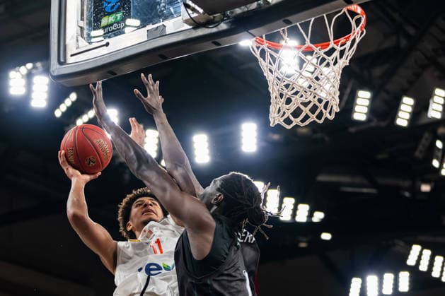 BKT EuroCup: Ratiopharm Ulm vs. Balkan Botevgrad; 30.09.2026 Ulm, GERMANY - 30. September 2026: Meissa Faye (ratiopharm Ulm, 11) am Korb beim Abschluss während dem Spiel zwischen Ratiopharm Ulm und Balkan Botevgrad am 1. Spieltag des BKT EuroCup in der ratiopharm Arena Ulm. Copyright: xBEAUTIFULxSPORTS Steinx