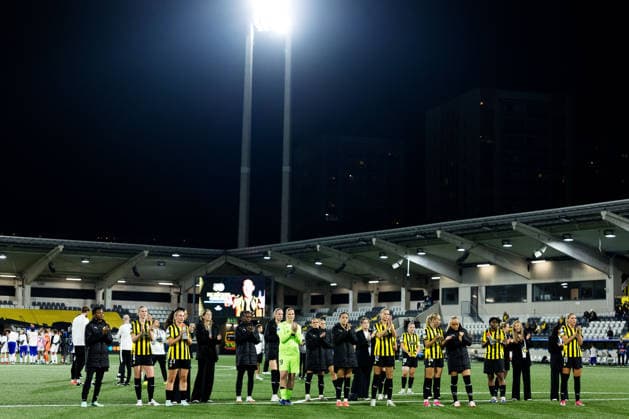 260930 Players of Häcken look dejected after the Women s Champions League football match between Häcken and Juventus on September 30, 2026 in Göteborg. Photo: Michael Erichsen BILDBYRAN COP 89 MI1032 fotboll football soccer fotball uefa womens champions league häcken juventus dam bbeng fotboll football soccer fotball uefa womens champions league häcken juventus dam bbeng depp Copyright: MICHAELxERICHSEN BB260930MI085