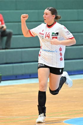 30.09.2026,GER, Handball, Frauen, DHB-Pokal, Saison 2026 2027, 2. Spieltag, HSV Solingen Gräfrath 76 vs. TuS Metzingen Torjubel Jubel Jubellauf, Emma Elisabeth Schwitzer (HSV Solingen-Gräfrath 14), Solingen Klingenhalle NRW Deutschland Germany Copyright: xNordphoto Meuterx