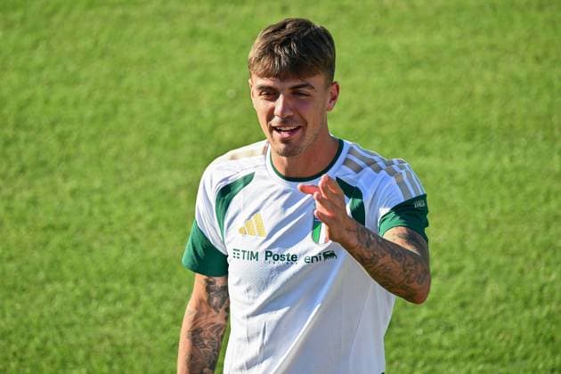 foto IPP lisa guglielmi Coverciano - Firenze 30-09-2026 Raduno della Nazionale di Calcio dell Italia nella foto Daniel Maldini (Italia) italy photo press world copyright italy ITALY  Copyright: xR4924_italyphotopressx