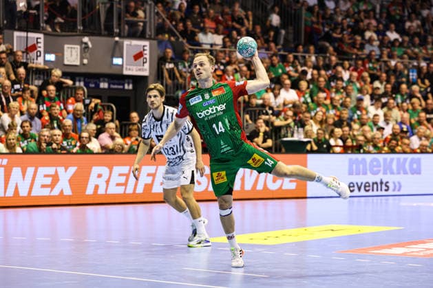 Omar Ingi Magnusson (SC Magdeburg,14) - Handball Bundesliga Saison 2026-2027 SC Magdeburg vs. THW Kiel in der GETEC Arena in Magdeburg - Aktion,Handball,Deutschland,30.09.2026