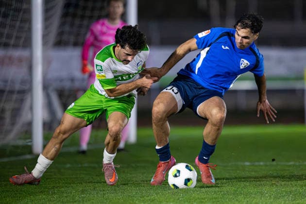 2026.09.30, xkwix, Fußball, Krombacher Westfalenpokal, SC Herford - FC Gütersloh, Ludwig-Jahn-Stadion, Achtelfinale, Saison 2026 2027: Paolo Maiella (FC Gütersloh 9) im Zweikampf gegen Cinar Sansar (SC Herford 20) DFB regulations prohibit any use of photographs as image sequences and or quasi-video. Photo: xKamilxWilkowskixPressefotoKochx Nordrhein-Westfalen Deutschland