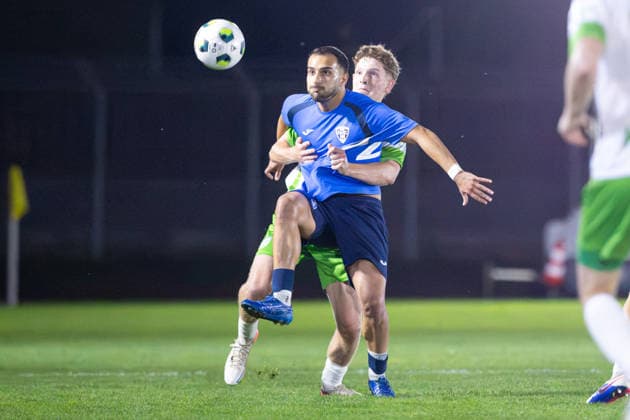 2026.09.30, xkwix, Fußball, Krombacher Westfalenpokal, SC Herford - FC Gütersloh, Ludwig-Jahn-Stadion, Achtelfinale, Saison 2026 2027: Hannes John (FC Gütersloh 25) im Zweikampf gegen Konstantinos Keissoglou (SC Herford 21) DFB regulations prohibit any use of photographs as image sequences and or quasi-video. Photo: xKamilxWilkowskixPressefotoKochx Nordrhein-Westfalen Deutschland