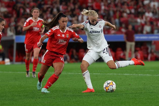 Lisbon, Portugal - September 30: Catarina Amado (SL Benfica), Pernille Harder (FC Bayern München) in action, with the ball during the UEFA Women s Champions League 2026 27, League Phase Matchday 2 match between SL Benfica and FC Bayern Munich on 30 September 24, 2026 in Lisbon, Portugal Copyright: HMBxMedia JoaquimxFerreira