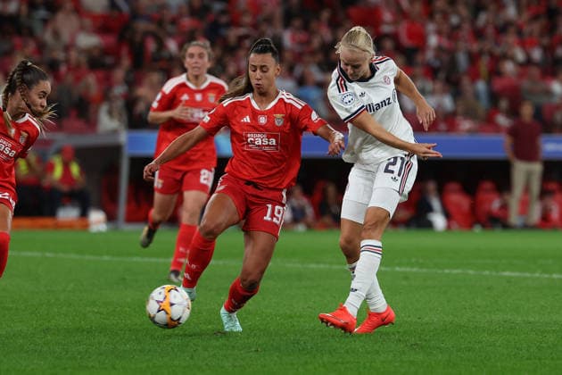 Lisbon, Portugal - September 30: Catarina Amado (SL Benfica), Pernille Harder (FC Bayern München) in action, with the ball during the UEFA Women s Champions League 2026 27, League Phase Matchday 2 match between SL Benfica and FC Bayern Munich on 30 September 24, 2026 in Lisbon, Portugal Copyright: HMBxMedia JoaquimxFerreira