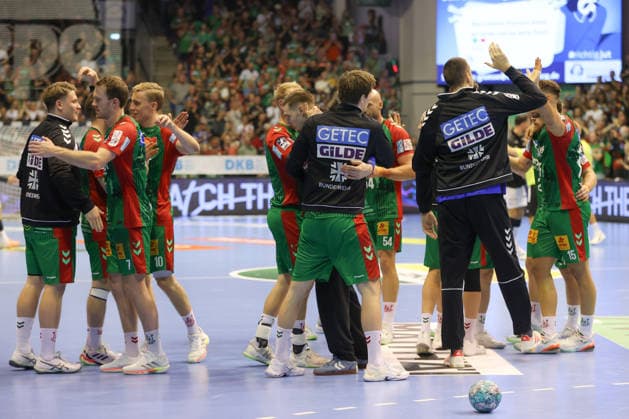 30.09.2026, xgox, Handball Opel HBL, SC Magdeburg - THW Kiel emspor, v.l. Magdeburg Jubel ueber den Sieg, Jubel nach Spielende Magdeburg