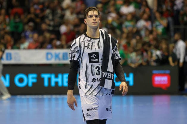 30.09.2026, xgox, Handball Opel HBL, SC Magdeburg - THW Kiel emspor, v.l. Domen Makuc (Kiel, 35) enttaeuscht, schaut enttaeuscht, niedergeschlagen, disappointed Magdeburg