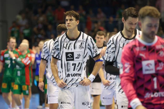 30.09.2026, xgox, Handball Opel HBL, SC Magdeburg - THW Kiel emspor, v.l. Julian Köster (Kiel, 7) enttaeuscht, schaut enttaeuscht, niedergeschlagen, disappointed Magdeburg