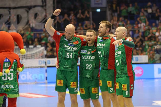 30.09.2026, xgox, Handball Opel HBL, SC Magdeburg - THW Kiel emspor, v.l. Oscar Bergendahl (Magdeburg, 54), Lukas Mertens (Magdeburg, 22), Albin Lagergren (Magdeburg, 21), Daniel Pettersson (Magdeburg, 11) Jubel ueber den Sieg, Jubel nach Spielende Magdeburg