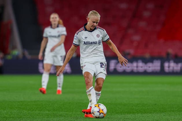 Lisbon, Portugal - September 30: Pernille Harder (FC Bayern München) in action, with the ball during the UEFA Women s Champions League 2026 27, League Phase Matchday 2 match between SL Benfica and FC Bayern Munich on 30 September 24, 2026 in Lisbon, Portugal Copyright: HMBxMedia JoaquimxFerreira