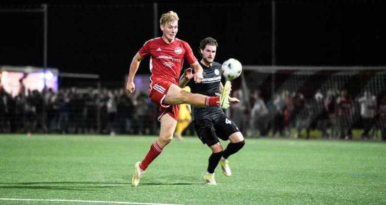 Fußball, SV Haldern - RW Oberhausen ** NUR FÜR REDAKTIONELLE ZWECKE ** EDITORIAL USE ONLY **<p>Im Fußball-Niederrheinpokal spielen SV Haldern gegen RW Oberhausen (schwarze Trikots) im Lindenstadion am Mittwoch, 30.09.2026 in Rees-Haldern. Deutschland NRW Haldern Copyright: MarkusxJoosten