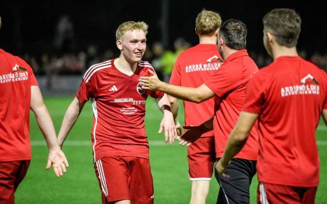 Fußball, SV Haldern - RW Oberhausen ** NUR FÜR REDAKTIONELLE ZWECKE ** EDITORIAL USE ONLY **<p>Im Fußball-Niederrheinpokal spielen SV Haldern gegen RW Oberhausen (schwarze Trikots) im Lindenstadion am Mittwoch, 30.09.2026 in Rees-Haldern. Deutschland NRW Haldern Copyright: MarkusxJoosten