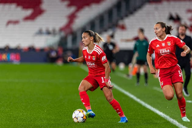 September 30, 2026, Lisbon, Lisbon, Portugal: Lucia Alves of SL Benfica in action, with the ball during the UEFA Womens Champions League 2026 27 League Group match between SL Benfica and FC Bayern Munchen at Estadio da Luz on September 30, 2026 in Lisbon, Portugal. Soccer 2026: SL Benfica Vs FC Bayern Munchen  - ZUMAs391 20260930_znp_s391_014 Copyright: xCarlosxSilvax