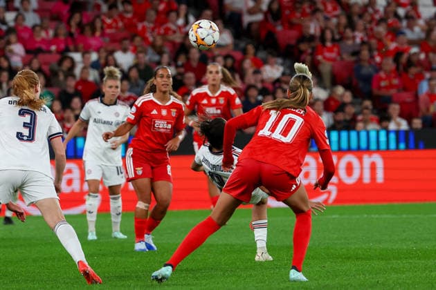 Lisbon, Portugal - September 30: Jovana DamnjanovicÌ (FC Bayern München) in action, with the ball during the UEFA Women s Champions League 2026 27, League Phase Matchday 2 match between SL Benfica and FC Bayern Munich on 30 September 24, 2026 in Lisbon, Portugal Copyright: HMBxMedia JoaquimxFerreira