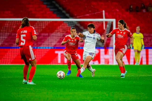 September 30, 2026, Lisbon, Lisbon, Portugal: Momoko Tanikawa of Bayern Munchen and Lucia Alves of SL Benfica battles for possession of the ball during the UEFA Womens Champions League match between SL Benfica and Bayern Munchen at the EstoÂ¡dio da Luz on September 30, 2026 in Lisbon, Portugal. Lisbon Portugal - ZUMAr200 20260930_zsp_r200_010 Copyright: xNunoxReisinhox