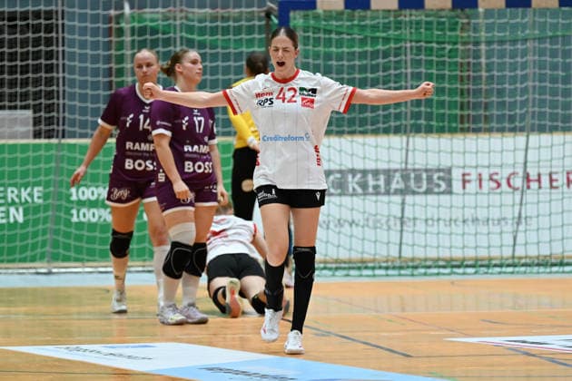 30.09.2026,GER, Handball, Frauen, DHB-Pokal, Saison 2026 2027, 2. Spieltag, HSV Solingen Gräfrath 76 vs. TuS Metzingen Torjubel Jubel Jubellauf, Deborah Spatz (HSV Solingen-Gräfrath 42), Solingen Klingenhalle NRW Deutschland Germany Copyright: xNordphoto Meuterx