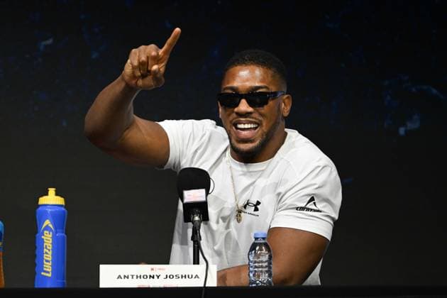 Tyson Fury and Anthony Joshua hold press conference, PK, Pressekonferenz in London before December clash LONDON, UNITED KINGDOM - SEPTEMBER 30: British heavyweight boxers Tyson Fury (not seen) and Anthony Joshua attend a press conference at British Airways ARC, Olympia ahead of their December 11 fight at Principality Stadium in Cardiff, in London, United Kingdom, on September 30, 2026. Rasid Necati Aslim Anadolu London United Kingdom. Editorial use only. Please get in touch for any other usage.  Copyright: x2026xAnadoluxRasidxNecatixAslimx