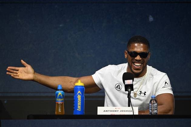 Tyson Fury and Anthony Joshua hold press conference, PK, Pressekonferenz in London before December clash LONDON, UNITED KINGDOM - SEPTEMBER 30: British heavyweight boxers Tyson Fury (not seen) and Anthony Joshua attend a press conference at British Airways ARC, Olympia ahead of their December 11 fight at Principality Stadium in Cardiff, in London, United Kingdom, on September 30, 2026. Rasid Necati Aslim Anadolu London United Kingdom. Editorial use only. Please get in touch for any other usage.  Copyright: x2026xAnadoluxRasidxNecatixAslimx
