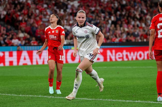 Lisbon, Portugal - September 30: Clara Oliveira (SL Benfica), dissapointed, Franziska Kett (FC Bayern München) seen celebrating after scoring goal to 0:3 during the UEFA Women s Champions League 2026 27, League Phase Matchday 2 match between SL Benfica and FC Bayern Munich on 30 September 24, 2026 in Lisbon, Portugal Copyright: HMBxMedia JoaquimxFerreira