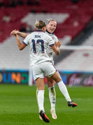 September 30, 2026, Lisbon, Lisbon, Portugal: Klara Buhl of FC Bayern Munchen celebrates during the UEFA Womens Champions League 2026 27 League Group match between SL Benfica and FC Bayern Munchen at Estadio da Luz on September 30, 2026 in Lisbon, Portugal. Soccer 2026: SL Benfica Vs FC Bayern Munchen  - ZUMAs391 20260930_znp_s391_022 Copyright: xCarlosxSilvax