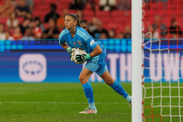 Lena Pauels seen during UEFA Women™s League game between teams of SL Benfica and Fc Bayern Munchen (Luis Loureiro Ball Raw Images) Lisboa Estadio da Luz Portugal Copyright: xLuisxLoureirox lloureiroSlbwBayernW-3164