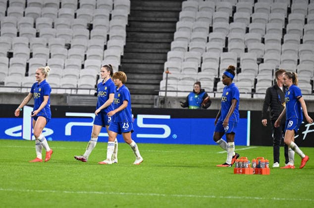 Football : OL Lyonnes women v Chelsea women - Women s champions league - 30 09 2026 Players of Chelsea after the UEFA Champions league womens match between OL Lyonnes women and Chelsea women at Groupama Stadium Decines Charpieu Lyon on September 30, 2026 , France LYONFrance  Copyright: xMouradxAllilix