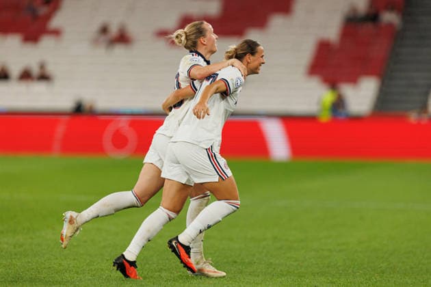 Klara Buhl celebrating after goal with their team seen during UEFA Women™s League game between teams of SL Benfica and Fc Bayern Munchen (Luis Loureiro Ball Raw Images) Lisboa Estadio da Luz Portugal Copyright: xLuisxLoureirox lloureiroSlbwBayernW-3696