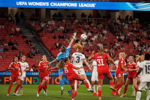 Lena Pauels and Stine Ballisager seen during UEFA Women™s League game between teams of SL Benfica and Fc Bayern Munchen (Luis Loureiro Ball Raw Images) Lisboa Estadio da Luz Portugal Copyright: xLuisxLoureirox lloureiroSlbwBayernW-7072