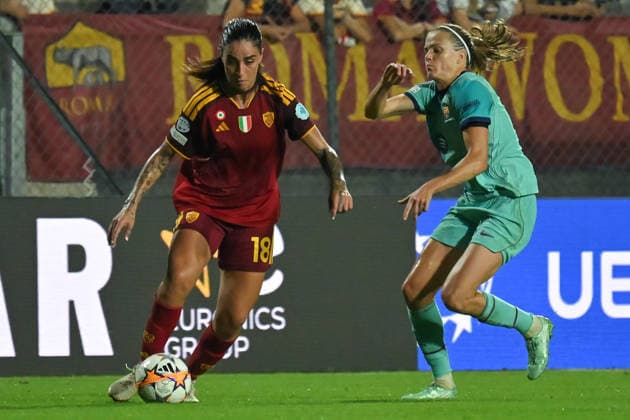Soccer, Woman champions league 2026-2027 , AS Roma Women v Barcelona woman Martina Piemonte of AS Roma Women,Irene Paredes of Barcelona woman during the Women™s Champions League match between Roma Women v Barcelona woman at Tre Fontane stadium in Rome, Italy, September 30th, 2026 Imago-Images Emmefoto Copyright: xImago-Images Emmefotox