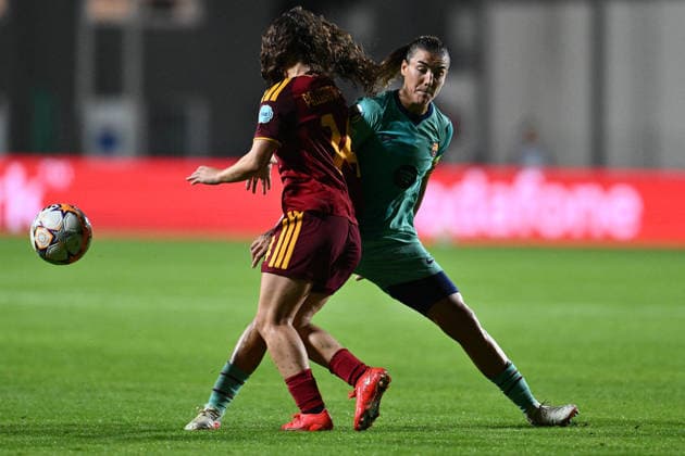 SOCCER - Women s Champions League - AS Roma vs. FC Barcelona, Barca Photo by IPA ABACAPRESS.COM89157811 - Giada Pellegrino Cimo of A.S. Roma Femminile and Patri Guijarro of F.C. Barcelona are in action during Matchday 2 of the 2026 27 UEFA Women s Champions League group stage, a soccer match played between A.S. Roma and F.C. Barcelona at Tre Fontane Stadium on September 30, 2026, in Rome, Italy. Rome Italy  Copyright: xIPAxSport ABACAx