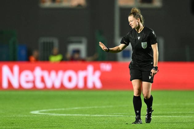 IPA89157832 - Referee Kirsty Dowle (ENG) officiates the UEFA Women s Champions League 2026 27 Group Stage Matchday 2 soccer match between A.S. Roma and FC Barcelona, Barca at Tre Fontane Stadium on September 30, 2026, in Rome, Italy.  Copyright: xDomenicoxCippitelli IPAxSportx xx IPA89157832