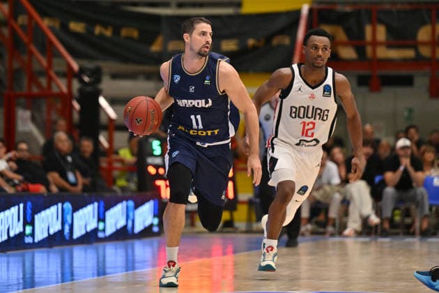 IPA89158080 - John Petrucelli of Napoli Basketball during the game against Cosea JL Bourg-en-Bresse in the Napoli Basketball vs. Cosea JL Bourg-en-Bresse EuroCup basketball game in Naples, Italy, on September 30, 2026  Copyright: xEnzoxPinelli IPAxSportx xx IPA89158080