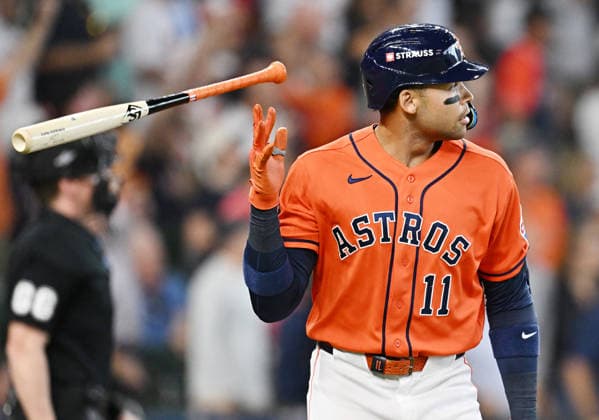 Houston Astros Cam Smith (11) tosses his bat after hitting a solo home run against the Chicago White Sox in the second inning of an MLB, Baseball Herren, USA American League Wild Card game at Daikin Park in Houston, Texas, on Wednesday, September 30, 2026.  HOU20260930722 MARIAxLYSAKER