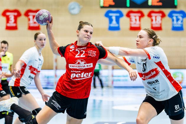 30.09.2026, GER, Handball, Frauen, Saison 2026 2027, DHB-Pokal 2.Runde-Achtelfinale, Thueringer HC - HSG Blomberg-Lippe Karolina Jurenczyk (HSG Blomberg-Lippe), Teresa von Prittwitz (Thueringer HC,22) 99947 Bad Langensalza Salza Halle Sporthalle Mehrz Thüringen Deutschland
