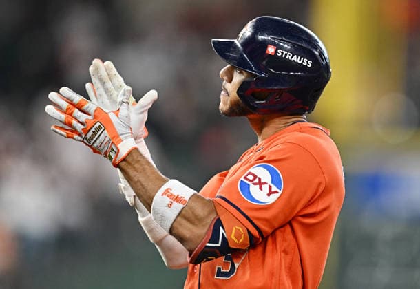Houston Astros Jeremy Pena (3) reacts after hitting a single against the Chicago White Sox in the fifth inning of an MLB, Baseball Herren, USA American League Wild Card game at Daikin Park in Houston, Texas, on Wednesday, September 30, 2026.  HOU20260930736 MARIAxLYSAKER