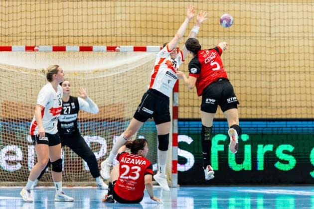30.09.2026, GER, Handball, Frauen, Saison 2026 2027, DHB-Pokal 2.Runde-Achtelfinale, Thueringer HC - HSG Blomberg-Lippe Luca Csikos (Thueringer HC,5), Natsuki Aizawa (Thueringer HC,23) 99947 Bad Langensalza Salza Halle Sporthalle Mehrz Thüringen Deutschland