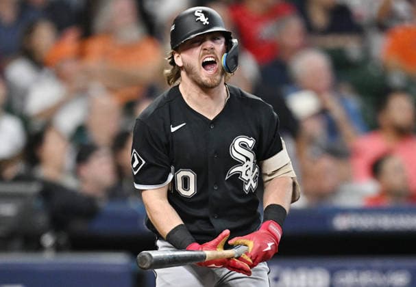 Chicago White Sox Chase Meidroth (10) celebrates after hitting a three-run home run against the Houston Astros in the sixth inning of an MLB, Baseball Herren, USA American League Wild Card game at Daikin Park in Houston, Texas, on Wednesday, September 30, 2026.  HOU20260930738 MARIAxLYSAKER