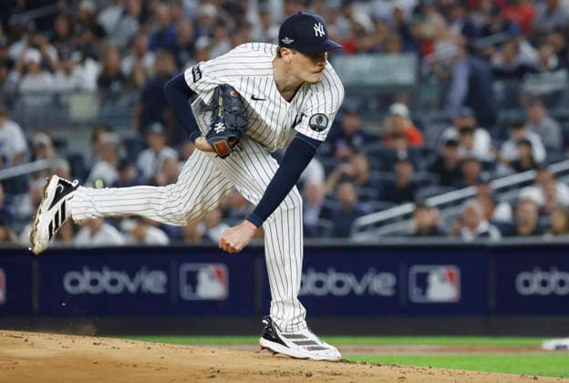 New York Yankees starting pitcher Max Fried (54) throws against the Boston Red Sox in the first inning of an MLB, Baseball Herren, USA American League Wild Card game at Yankee Stadium in New York City, on Wednesday, September 30, 2026.  NYP20260930702 JOHNxANGELILLO
