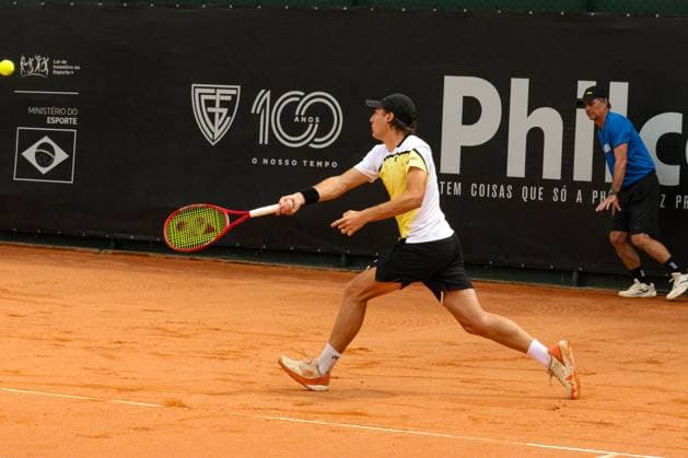 RECORD DATE NOT STATED fernandez (bra) contra midon (arg) pelo ATP, Tennis Herren challenger curitiba Curitiba (PR) 09 30 2026 - ATP Challenger Curitiba Fernandez Midon - Tennis player Lautaro Midon (ARG) against Bruno Fernandez (BRA) for the ATP Challenger Curitiba tournament, at the Graciosa Country Club on the afternoon of Wednesday, September 30, 2026.(Foto: Edson De Souza Thenews2 imago images) SPO  Copyright: xEdsonxDexSouzax