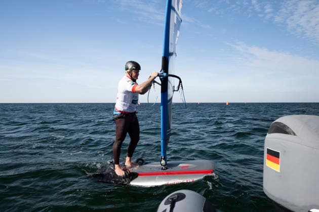 PWA - Citroen - World Windsurfing Tour Sylt 2026 - Tag 5 - Slalom Foil Men; Sylt Westerland, 30.09.2026 Amado Vrieswijk (Slalom Foil Men and Freestyle Men, Bonaire, NB-20); PWA - Citroen - World Windsurfing Tour Sylt 2026 - Tag 5 - Slalom Foil Men am 30.09.2026 vor dem Brandenburger Strand - Motorboot auf Sylt Westerland (Deutschland). Copyright: xBEAUTIFULxSPORTS AndreasxDickx