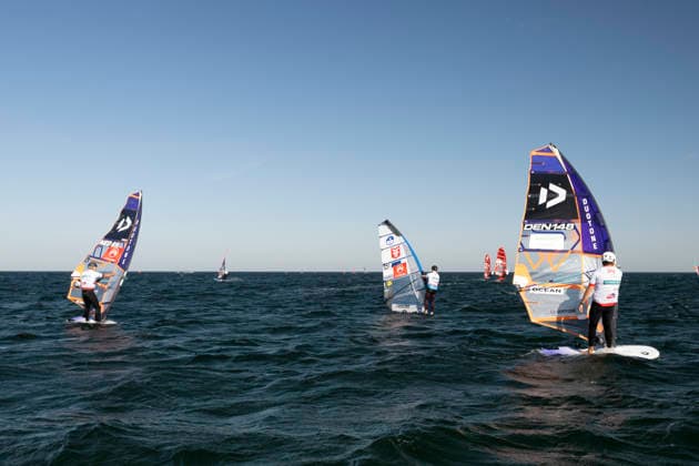PWA - Citroen - World Windsurfing Tour Sylt 2026 - Tag 5 - Slalom Foil Men; Sylt Westerland, 30.09.2026 Jordy Vonk (Slalom Foil Men, Netherlands, NED-69); Amado Vrieswijk (Slalom Foil Men and Freestyle Men, Bonaire, NB-20); Kasper Nielsen (Slalom Foil Men, Denmark, DEN-148); PWA - Citroen - World Windsurfing Tour Sylt 2026 - Tag 5 - Slalom Foil Men am 30.09.2026 vor dem Brandenburger Strand - Motorboot auf Sylt Westerland (Deutschland). Copyright: xBEAUTIFULxSPORTS AndreasxDickx