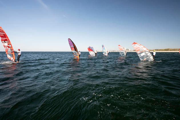 PWA - Citroen - World Windsurfing Tour Sylt 2026 - Tag 5 - Slalom Foil Men; Sylt Westerland, 30.09.2026 Nico Prien (Slalom Foil Men, Germany, GER-7); Scotty Stallman (Slalom Foil Men, England, GBR-68); Noah Vinther (Slalom Foil Men, Denmark, DEN-7777); PWA - Citroen - World Windsurfing Tour Sylt 2026 - Tag 5 - Slalom Foil Men am 30.09.2026 vor dem Brandenburger Strand - Motorboot auf Sylt Westerland (Deutschland). Copyright: xBEAUTIFULxSPORTS AndreasxDickx