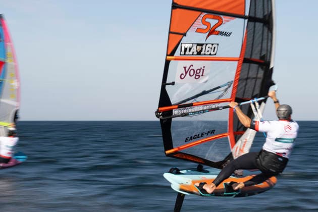 PWA - Citroen - World Windsurfing Tour Sylt 2026 - Tag 5 - Slalom Foil Men; Sylt Westerland, 30.09.2026 Bruno Martini (Slalom Foil Men, Italy, ITA-160); PWA - Citroen - World Windsurfing Tour Sylt 2026 - Tag 5 - Slalom Foil Men am 30.09.2026 vor dem Brandenburger Strand - Motorboot auf Sylt Westerland (Deutschland). Copyright: xBEAUTIFULxSPORTS AndreasxDickx