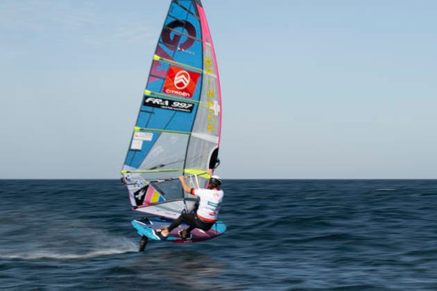 PWA - Citroen - World Windsurfing Tour Sylt 2026 - Tag 5 - Slalom Foil Men; Sylt Westerland, 30.09.2026 Alexis Mathis (Slalom Foil Men, France, FRA-997); PWA - Citroen - World Windsurfing Tour Sylt 2026 - Tag 5 - Slalom Foil Men am 30.09.2026 vor dem Brandenburger Strand - Motorboot auf Sylt Westerland (Deutschland). Copyright: xBEAUTIFULxSPORTS AndreasxDickx