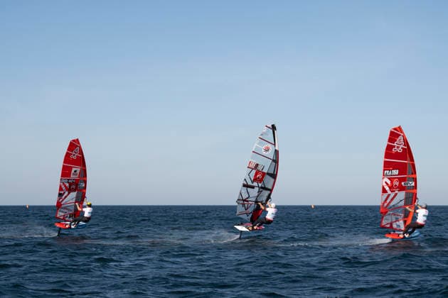 PWA - Citroen - World Windsurfing Tour Sylt 2026 - Tag 5 - Slalom Foil Men; Sylt Westerland, 30.09.2026 Fabian Wolf (Slalom Foil Men, Germany, GER-404); John Soukos (Slalom Foil Men, Greece, GRE-198); Benoit Merceur (Slalom Foil Men, France, FRA-1159); PWA - Citroen - World Windsurfing Tour Sylt 2026 - Tag 5 - Slalom Foil Men am 30.09.2026 vor dem Brandenburger Strand - Motorboot auf Sylt Westerland (Deutschland). Copyright: xBEAUTIFULxSPORTS AndreasxDickx